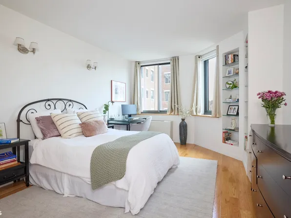 2000 Broadway image 2 of 15