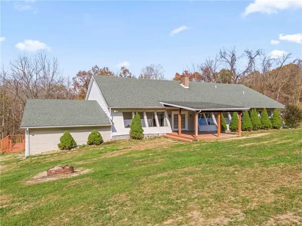 1905 Vista Valley Rd S, Washington, PA 15301