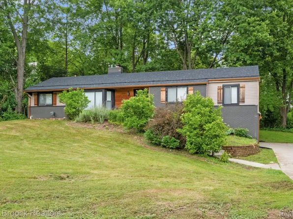 2905 Lahser Rd, Bloomfield Hills, MI 48304