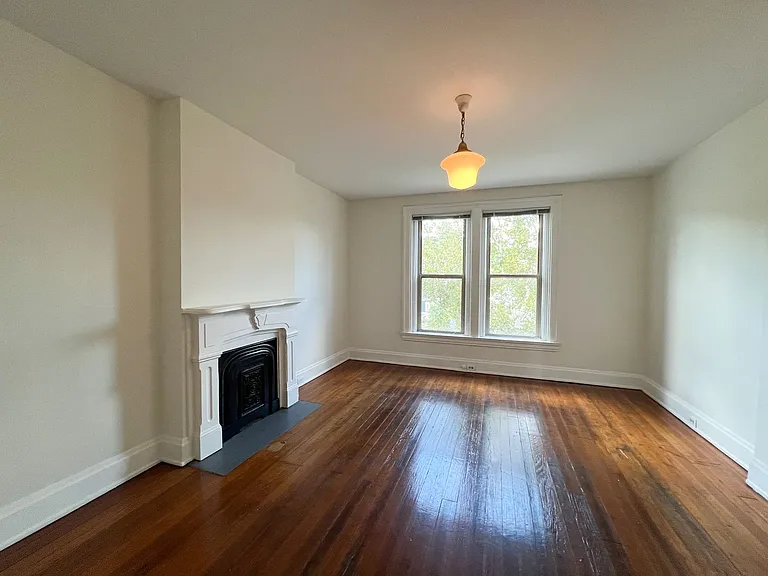 1437 Main St — Photo 4