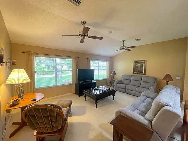 323 Chula Vista Ave — Photo 6
