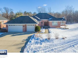 2360 Crown Pointe Blvd, Suamico, WI 54173