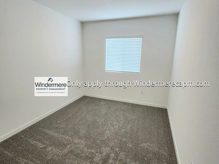 8403 Sinesky Way — Photo 7