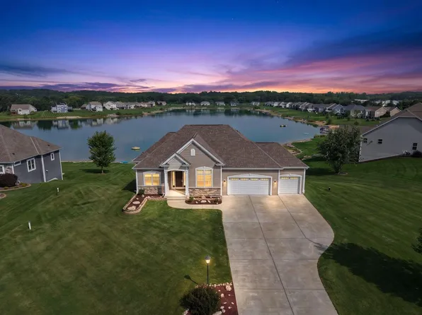 S86W22620 Lake Park DRIVE, Big Bend, WI 53103