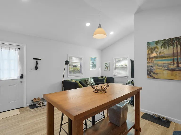 1815 E Derenne Ave #B — Photo 17