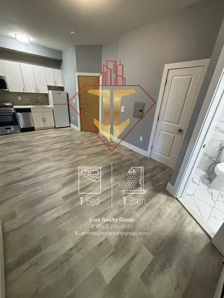 207 Webster Ave — Photo 4