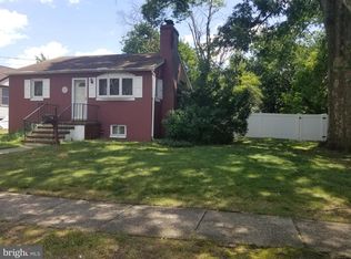 110 7th St, Riverside, NJ 08075