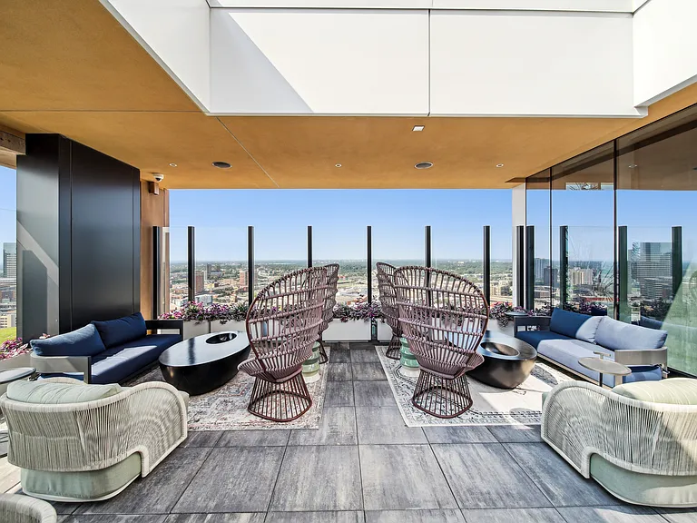 Sky Lounge Outside
