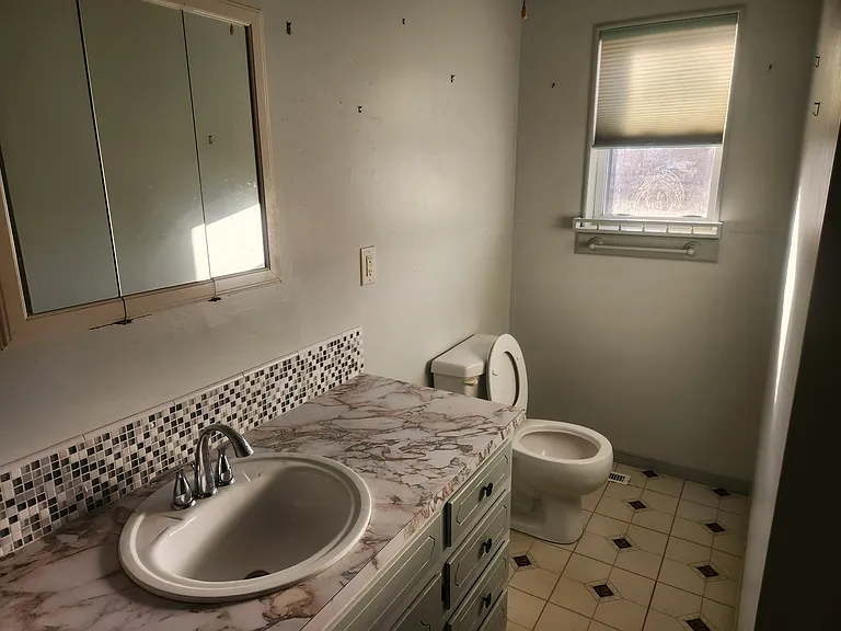 137 N Elizabeth St — Photo 13