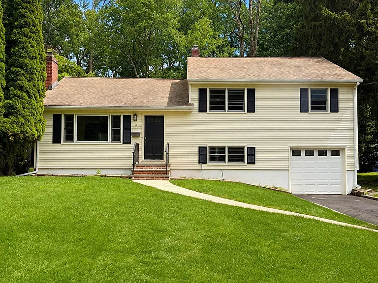 22 Springbrook Rd — Photo 48