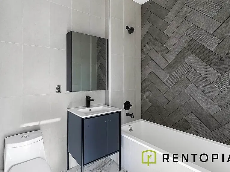 494 Manhattan Ave #407E — Photo 11