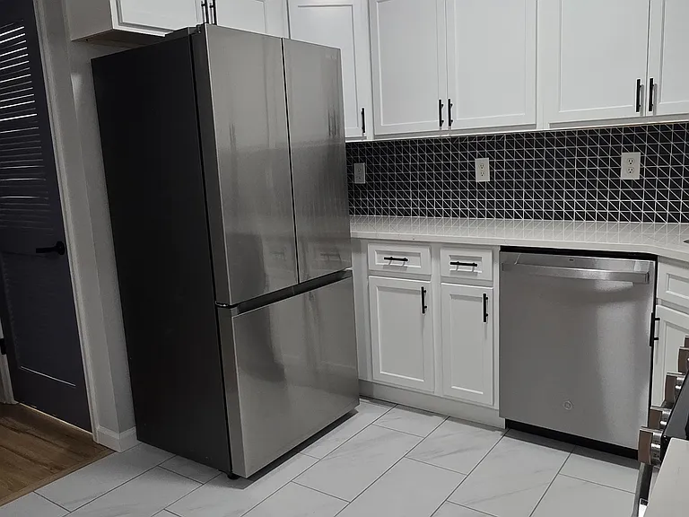 306 Marshall St #2 — Photo 3