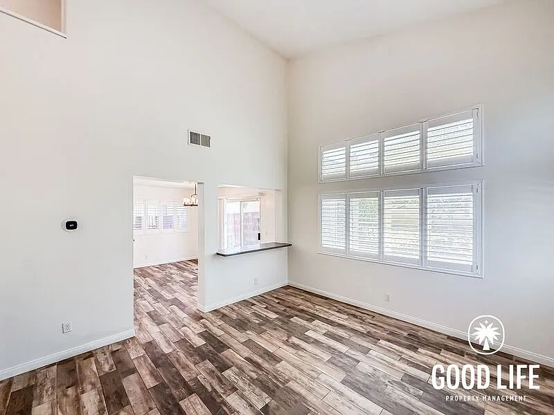 3 bed, 2.5 bath, 1357 sqft, $3,450 — Photo 3