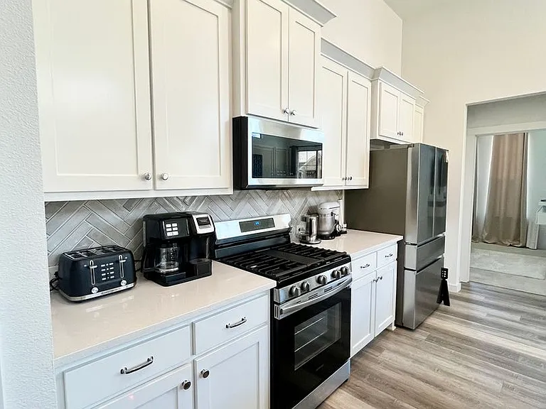 2621 Chablis Dr — Photo 6
