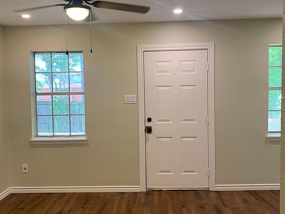 2nd image of 605 E Houston St #1