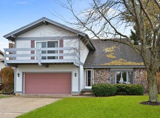 1162 Windslow Cir, Crystal Lake, IL 60014