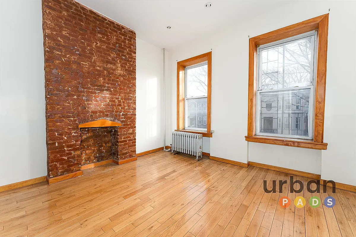 887 Saint John's Place 1LF