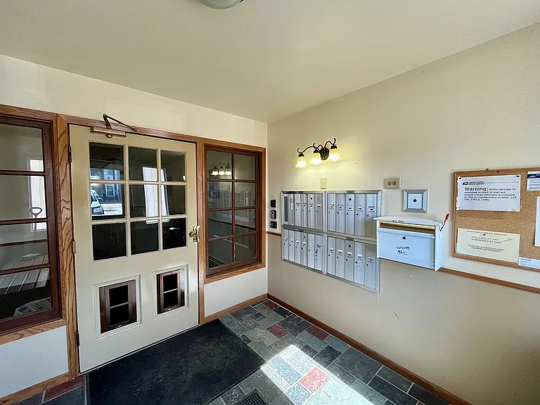 619 Laurel Ct — Photo 22