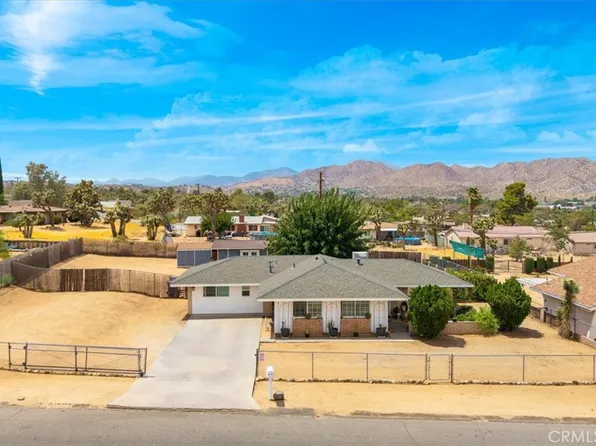 7562 Acoma Trl, Yucca Valley, CA 92284