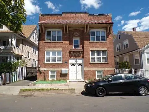 128 East Ave — Photo 1