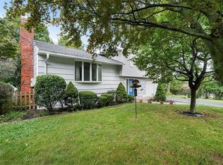 7 Van Dyke Ave, Airmont, NY 10901