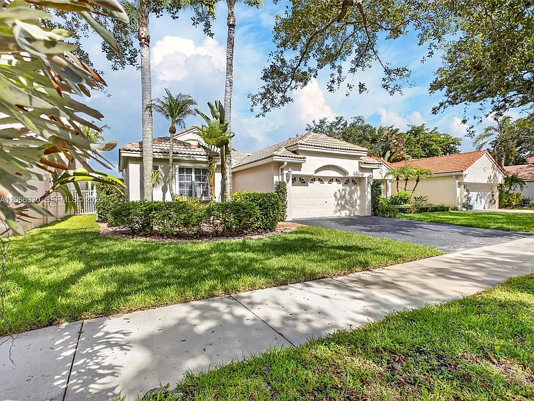1520 Seabay Rd — Photo 14