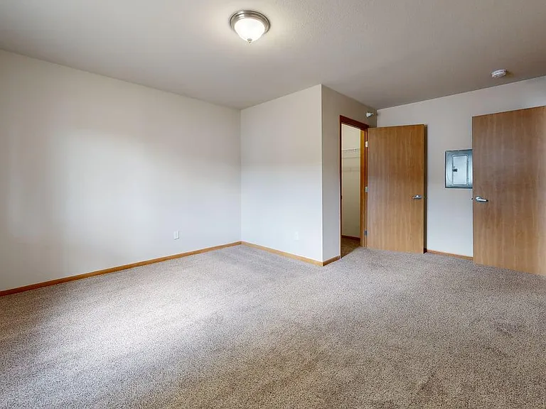 Fox Run Apartments — Photo 14
