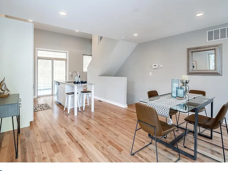 1846 E Cumberland St — Photo 6
