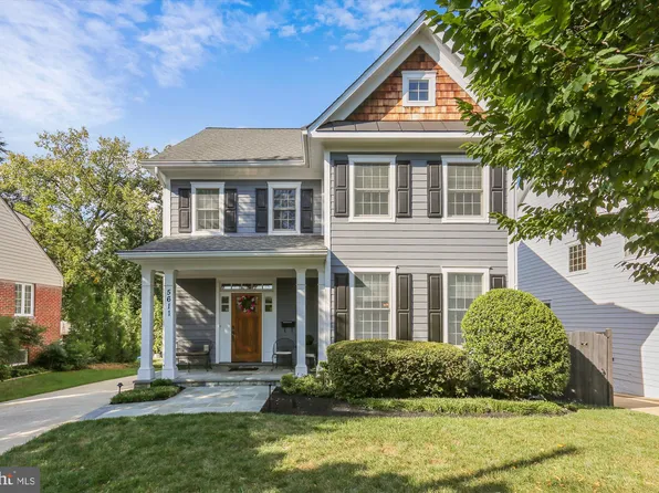 5611 Forest Pl, Bethesda, MD 20814