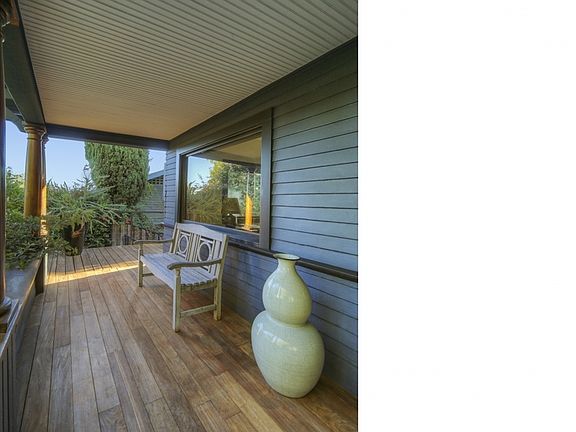 4th image of 1661 Edgecliffe Dr