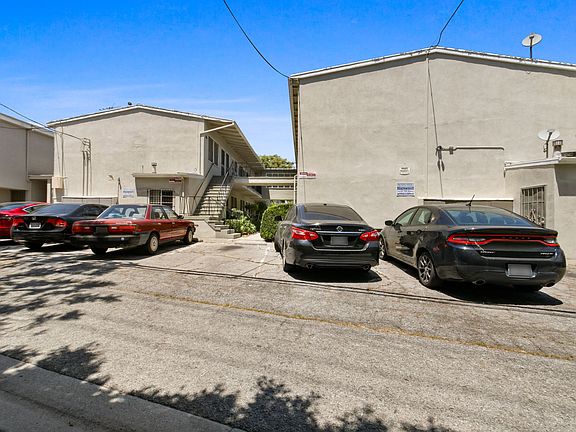 5th image of 10906 Santa Monica Blvd APT 5A