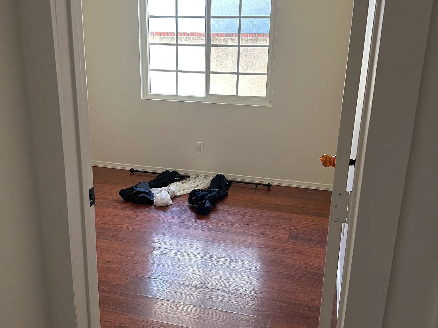 3 bed, 1125 sqft, $2,300 — Photo 1