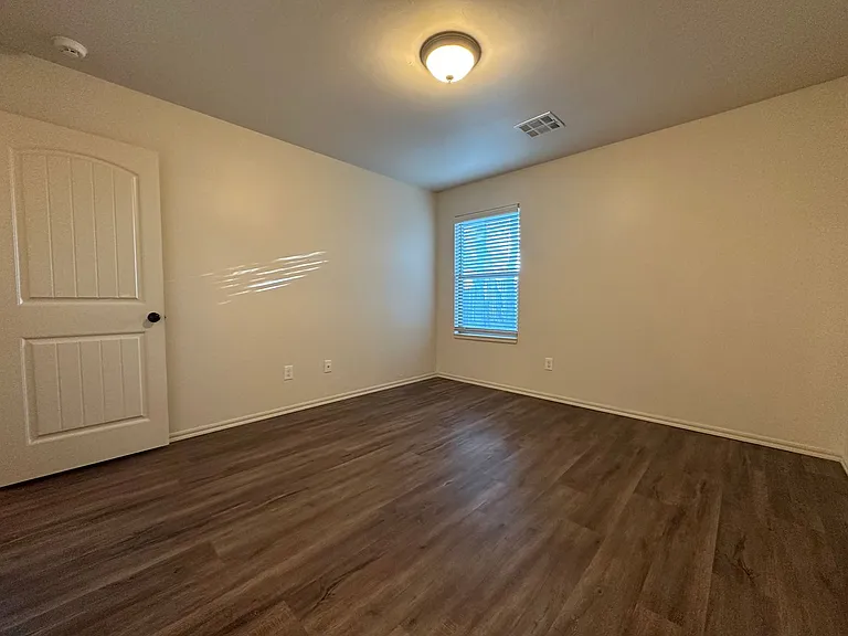 412 Chalk Hill Ct — Photo 36