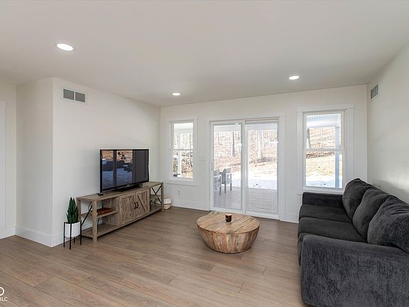 5th image of 5646 State Road 46 W