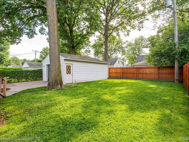 4271 Prairie Ave — Photo 30