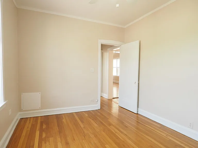 4045 N Mozart St #3E — Photo 8