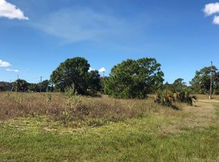 1033 W Leader Ct, Labelle, FL 33935