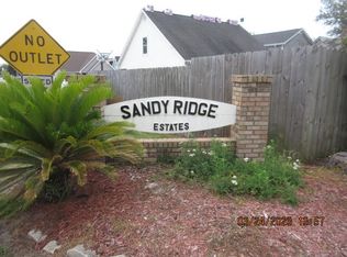 470 Sandy Ridge Cir, Mary Esther, FL 32569