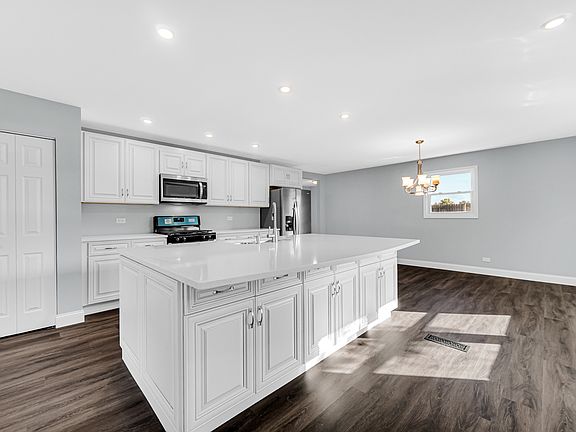 4th image of 13244 W Playfield Dr