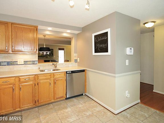 4th image of 6013 Goldenrod Ct