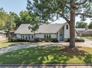2125 Westwood Ter, Grapevine, TX 76051