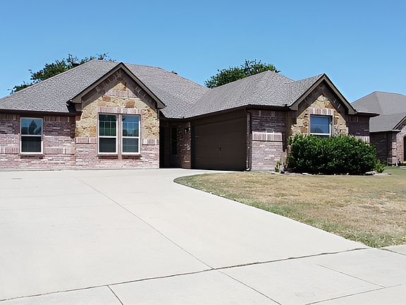 3rd image of 221 Anthony Ln