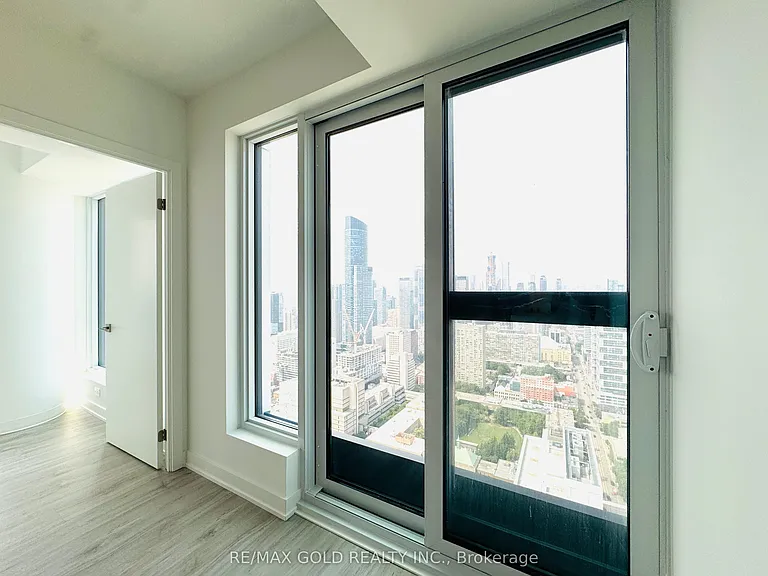 252 Church St #LPH03 — Photo 24