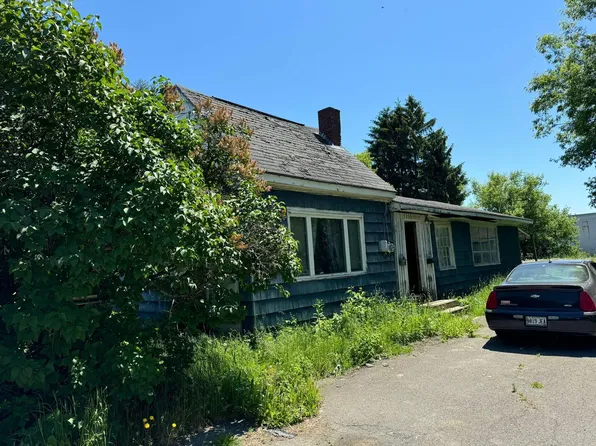 16 Jordan Street, Presque Isle, ME 04769