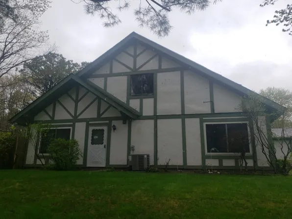 147 Eagle Hill Ct, Middle Island, NY 11953