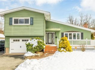 61 Schaller Rd, Manchester, CT 06042