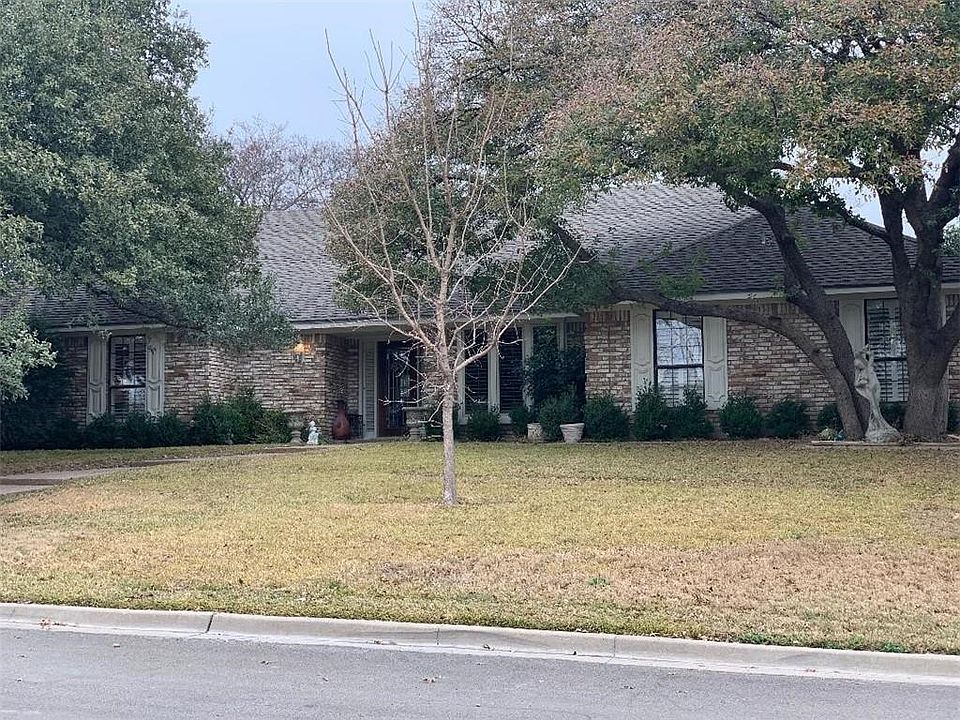 1st image of 305 Glenview Cir