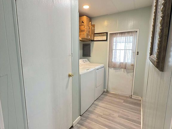 4th image of 4401 Hughes Ln #62