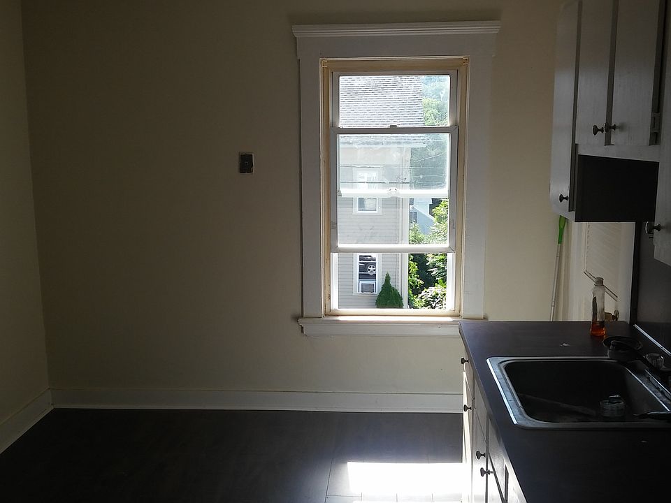 2nd image of 21 Urquhart St