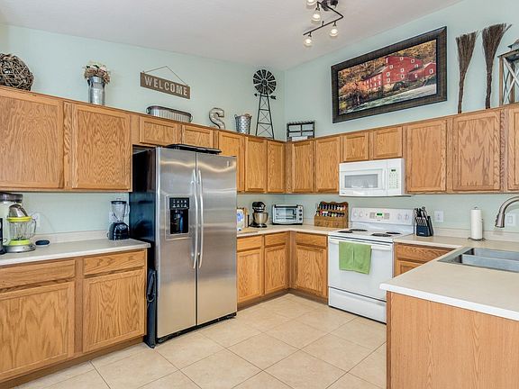 3rd image of 4806 E Magnus Dr